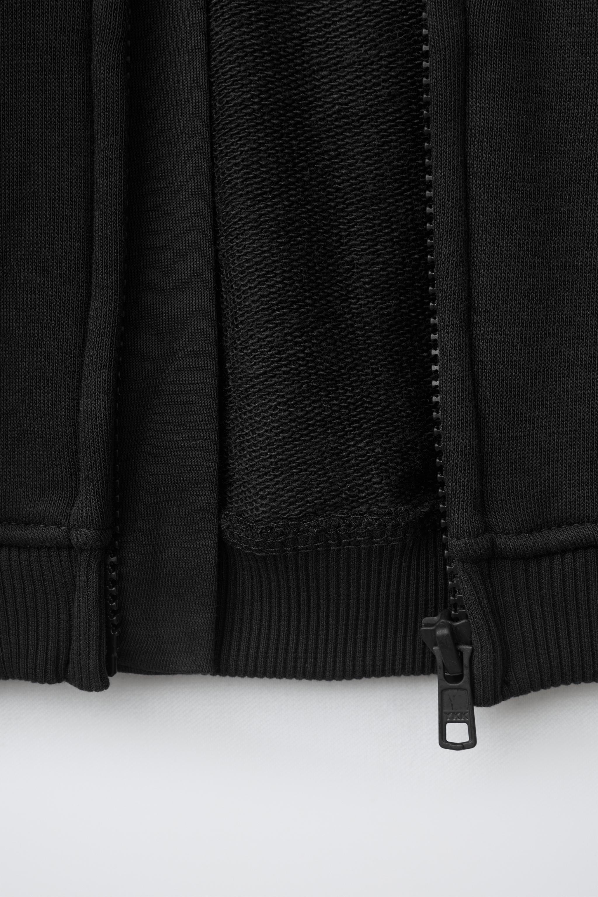 HOODED ZIP SWEATSHIRT